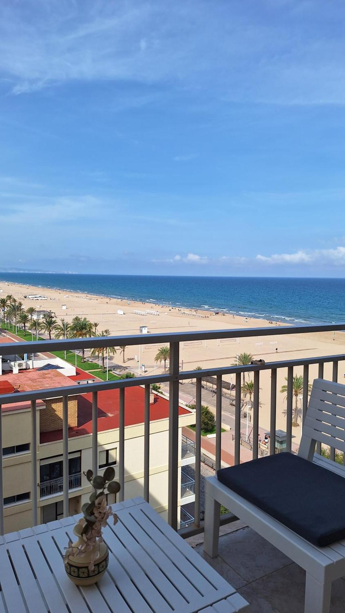 Apartamento Preciosos Caracola En La Primera Linea De La Playa De Gandía